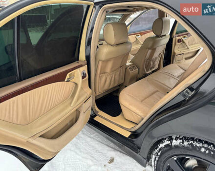 Чорний Мерседес Е-Клас, об'ємом двигуна 3.22 л та пробігом 355 тис. км за 2999 $, фото 10 на Automoto.ua