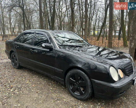 Черный Мерседес Е-Класс, объемом двигателя 2 л и пробегом 358 тыс. км за 2600 $, фото 4 на Automoto.ua