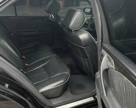 Чорний Мерседес Е-Клас, об'ємом двигуна 3.2 л та пробігом 370 тис. км за 4299 $, фото 20 на Automoto.ua
