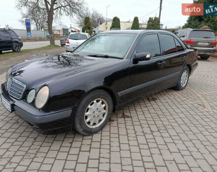 Черный Мерседес Е-Класс, объемом двигателя 2.15 л и пробегом 370 тыс. км за 3450 $, фото 1 на Automoto.ua