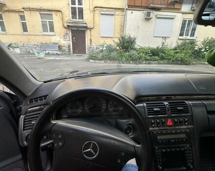 Черный Мерседес Е-Класс, объемом двигателя 4.3 л и пробегом 285 тыс. км за 5000 $, фото 4 на Automoto.ua