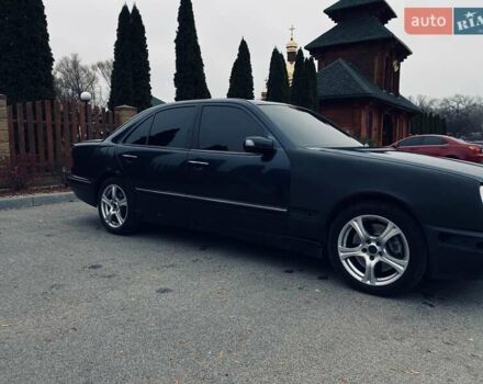 Черный Мерседес Е-Класс, объемом двигателя 4.3 л и пробегом 339 тыс. км за 5000 $, фото 7 на Automoto.ua