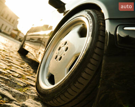 Черный Мерседес Е-Класс, объемом двигателя 3.2 л и пробегом 380 тыс. км за 7000 $, фото 14 на Automoto.ua