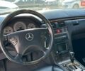 Чорний Мерседес Е-Клас, об'ємом двигуна 3.22 л та пробігом 473 тис. км за 5500 $, фото 9 на Automoto.ua