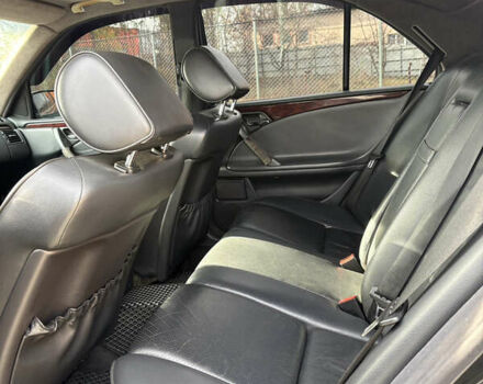 Черный Мерседес Е-Класс, объемом двигателя 2.2 л и пробегом 395 тыс. км за 4499 $, фото 20 на Automoto.ua