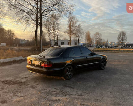 Чорний Мерседес Е-Клас, об'ємом двигуна 3.2 л та пробігом 297 тис. км за 5000 $, фото 5 на Automoto.ua