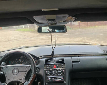 Чорний Мерседес Е-Клас, об'ємом двигуна 2.8 л та пробігом 270 тис. км за 3450 $, фото 7 на Automoto.ua