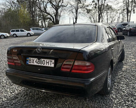 Черный Мерседес Е-Класс, объемом двигателя 2.2 л и пробегом 395 тыс. км за 4499 $, фото 5 на Automoto.ua