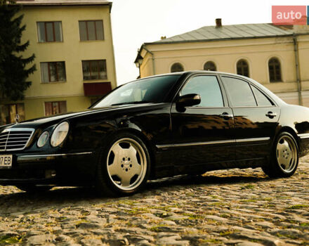 Черный Мерседес Е-Класс, объемом двигателя 3.2 л и пробегом 380 тыс. км за 7000 $, фото 2 на Automoto.ua