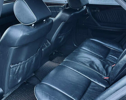 Чорний Мерседес Е-Клас, об'ємом двигуна 3.2 л та пробігом 300 тис. км за 3600 $, фото 6 на Automoto.ua