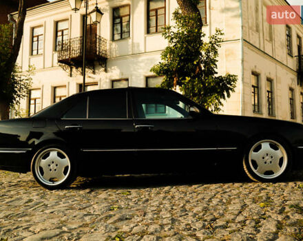 Черный Мерседес Е-Класс, объемом двигателя 3.2 л и пробегом 380 тыс. км за 7000 $, фото 4 на Automoto.ua