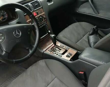 Чорний Мерседес Е-Клас, об'ємом двигуна 3.22 л та пробігом 390 тис. км за 3950 $, фото 13 на Automoto.ua