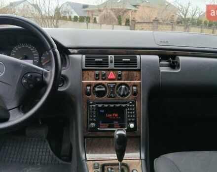 Чорний Мерседес Е-Клас, об'ємом двигуна 3.22 л та пробігом 390 тис. км за 3950 $, фото 8 на Automoto.ua