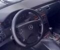 Черный Мерседес Е-Класс, объемом двигателя 2.15 л и пробегом 330 тыс. км за 4200 $, фото 3 на Automoto.ua