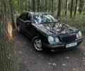Черный Мерседес Е-Класс, объемом двигателя 2 л и пробегом 350 тыс. км за 2795 $, фото 1 на Automoto.ua