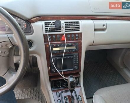 Мерседес Е-Класс 2001 в Киеве на Automoto.ua Черный Мерседес Е-Класс, объемом двигателя 2.8 л и пробегом 460 тыс. км за 5000 $, фото 20 на Automoto.ua