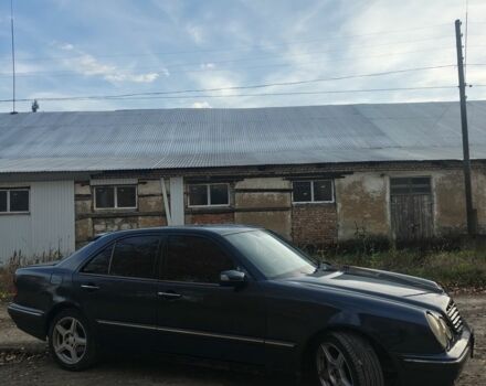 Чорний Мерседес Е-Клас, об'ємом двигуна 3.2 л та пробігом 405 тис. км за 4700 $, фото 1 на Automoto.ua