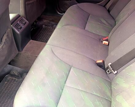 Черный Мерседес Е-Класс, объемом двигателя 2.6 л и пробегом 385 тыс. км за 3950 $, фото 6 на Automoto.ua