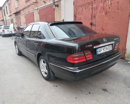 Мерседес Е-Клас 2001 у Прилуках на Automoto.ua Чорний Мерседес Е-Клас, об'ємом двигуна 2 л та пробігом 284 тис. км за 4300 $, фото 3 на Automoto.ua
