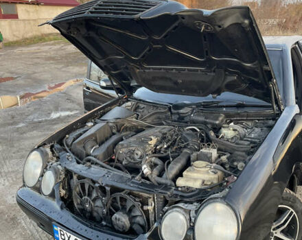 Черный Мерседес Е-Класс, объемом двигателя 2 л и пробегом 430 тыс. км за 3600 $, фото 11 на Automoto.ua