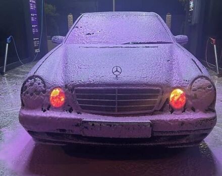 Черный Мерседес Е-Класс, объемом двигателя 2 л и пробегом 346 тыс. км за 4500 $, фото 20 на Automoto.ua