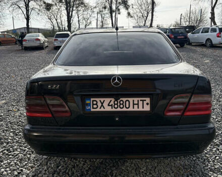 Черный Мерседес Е-Класс, объемом двигателя 2.2 л и пробегом 395 тыс. км за 4499 $, фото 6 на Automoto.ua