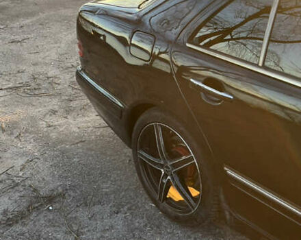 Чорний Мерседес Е-Клас, об'ємом двигуна 3.2 л та пробігом 297 тис. км за 5000 $, фото 3 на Automoto.ua