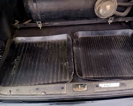 Черный Мерседес Е-Класс, объемом двигателя 2.6 л и пробегом 385 тыс. км за 3950 $, фото 7 на Automoto.ua