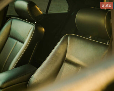 Черный Мерседес Е-Класс, объемом двигателя 3.2 л и пробегом 380 тыс. км за 7000 $, фото 26 на Automoto.ua