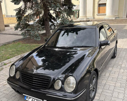 Черный Мерседес Е-Класс, объемом двигателя 3.2 л и пробегом 570 тыс. км за 4000 $, фото 1 на Automoto.ua
