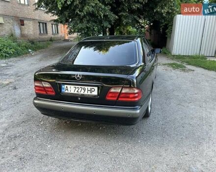 Черный Мерседес Е-Класс, объемом двигателя 2 л и пробегом 346 тыс. км за 4500 $, фото 1 на Automoto.ua