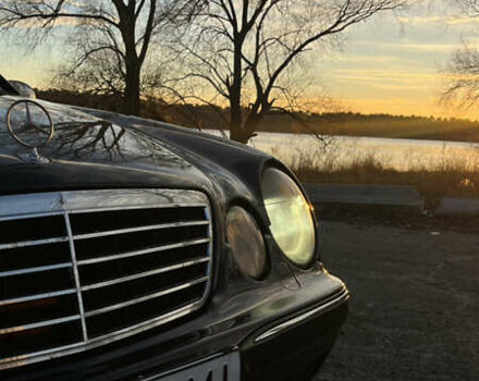 Чорний Мерседес Е-Клас, об'ємом двигуна 3.2 л та пробігом 297 тис. км за 5000 $, фото 2 на Automoto.ua