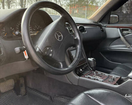 Черный Мерседес Е-Класс, объемом двигателя 2.2 л и пробегом 395 тыс. км за 4499 $, фото 18 на Automoto.ua