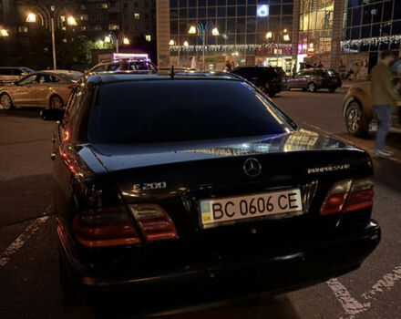 Черный Мерседес Е-Класс, объемом двигателя 2 л и пробегом 365 тыс. км за 3000 $, фото 1 на Automoto.ua