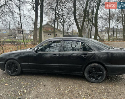 Черный Мерседес Е-Класс, объемом двигателя 2 л и пробегом 358 тыс. км за 2600 $, фото 8 на Automoto.ua