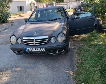 Черный Мерседес Е-Класс, объемом двигателя 2 л и пробегом 443 тыс. км за 1350 $, фото 2 на Automoto.ua