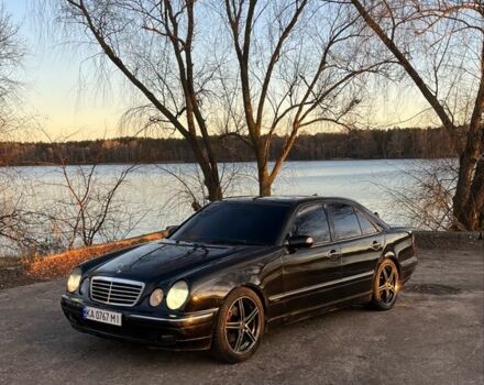 Черный Мерседес Е-Класс, объемом двигателя 3.2 л и пробегом 297 тыс. км за 5000 $, фото 3 на Automoto.ua