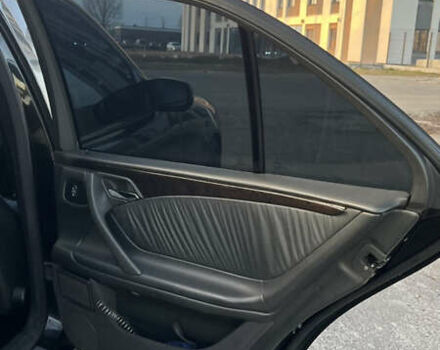 Чорний Мерседес Е-Клас, об'ємом двигуна 3.2 л та пробігом 297 тис. км за 5000 $, фото 11 на Automoto.ua