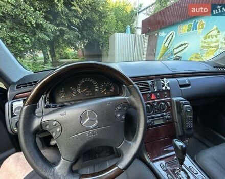 Черный Мерседес Е-Класс, объемом двигателя 2 л и пробегом 346 тыс. км за 4500 $, фото 8 на Automoto.ua