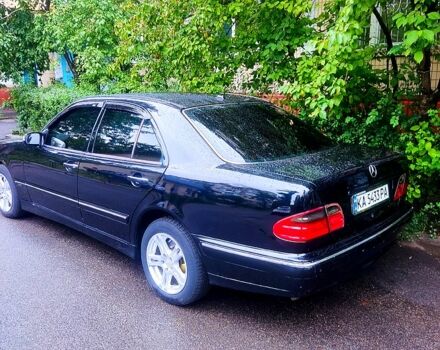 Черный Мерседес Е-Класс, объемом двигателя 3.2 л и пробегом 336 тыс. км за 4850 $, фото 1 на Automoto.ua
