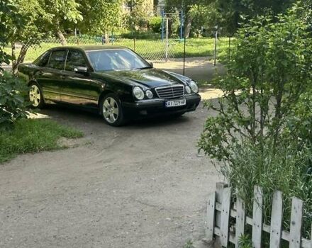 Черный Мерседес Е-Класс, объемом двигателя 2 л и пробегом 346 тыс. км за 4500 $, фото 16 на Automoto.ua