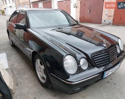 Мерседес Е-Клас 2001 у Прилуках на Automoto.ua Чорний Мерседес Е-Клас, об'ємом двигуна 2 л та пробігом 284 тис. км за 4150 $, фото 2 на Automoto.ua