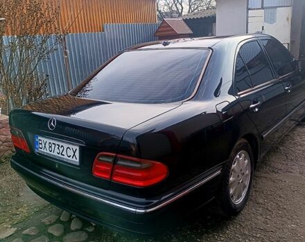 Черный Мерседес Е-Класс, объемом двигателя 2.6 л и пробегом 385 тыс. км за 3950 $, фото 2 на Automoto.ua