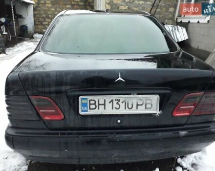 Черный Мерседес Е-Класс, объемом двигателя 2.8 л и пробегом 100 тыс. км за 3333 $, фото 5 на Automoto.ua