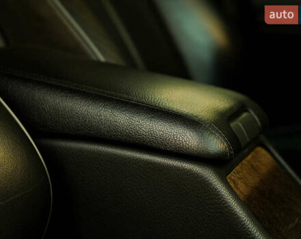 Черный Мерседес Е-Класс, объемом двигателя 3.2 л и пробегом 380 тыс. км за 7000 $, фото 24 на Automoto.ua