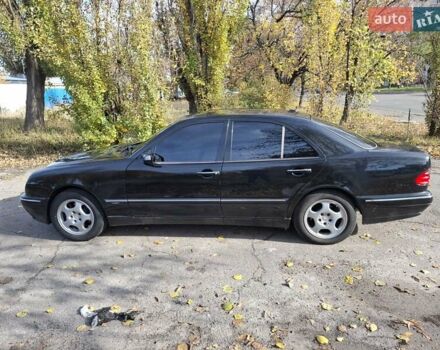 Мерседес Е-Класс 2001 в Киеве на Automoto.ua Черный Мерседес Е-Класс, объемом двигателя 2.8 л и пробегом 460 тыс. км за 5000 $, фото 7 на Automoto.ua