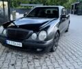 Черный Мерседес Е-Класс, объемом двигателя 2 л и пробегом 364 тыс. км за 2300 $, фото 1 на Automoto.ua