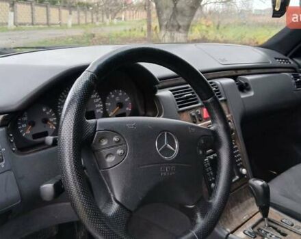 Чорний Мерседес Е-Клас, об'ємом двигуна 3.22 л та пробігом 390 тис. км за 3950 $, фото 29 на Automoto.ua