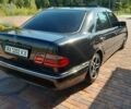 Чорний Мерседес Е-Клас, об'ємом двигуна 2 л та пробігом 496 тис. км за 5000 $, фото 5 на Automoto.ua