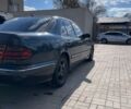 Черный Мерседес Е-Класс, объемом двигателя 3.22 л и пробегом 300 тыс. км за 3500 $, фото 1 на Automoto.ua